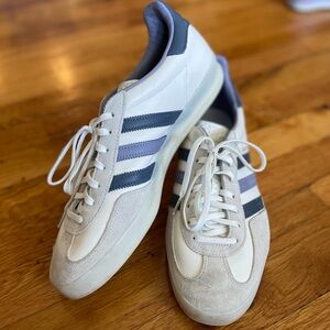 Men’s size 11 Adidas Gazelle sneakers in excellent condition
